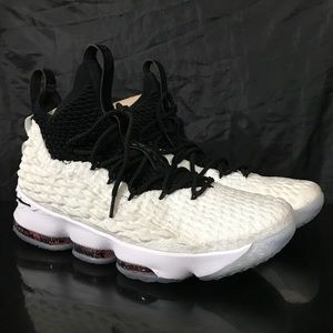 Nike Lebron 15